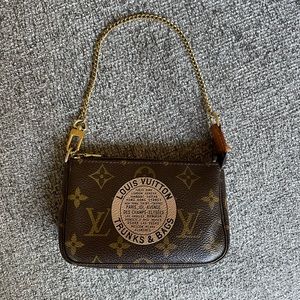 Louis Vuitton Mini Pochette